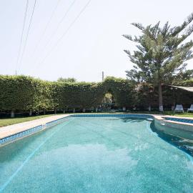 Chara's Private Villa with Swimming Pool & jacuzzi