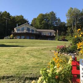 Our Valley View Bed & Breakfast, hotel sa Hampton