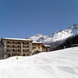 Hôtel Club MMV Le Val Cenis, hotel u gradu Lanslebourg-Mont-Cenis