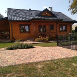 Pod klonowym sercem, hotell i Kłoczew