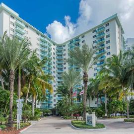 Miami Hallandale Condo, Partial Ocean View Direct Beach and Pool Access Miami Hollywood Beach โรงแรมในฮอลลีวูด