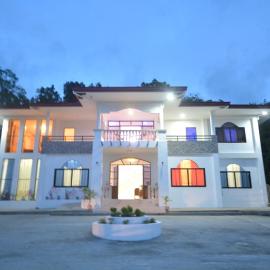 White Summerville Tourist Inn, hotelli kohteessa Busuanga
