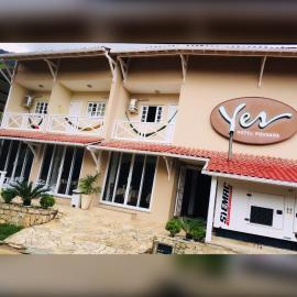 Yes Hotel Pousada, מלון באבראו