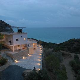 Skouros Villa, hotel u gradu Kastrí