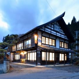宿屋白金家 yadoya-shiroganeya 1日1組限定2名から8名様まで 全館貸切り 伝統的建造物の旅籠宿 Traditional culture experience, hotel v destinaci Nagano