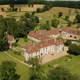 Château de SURY，Saint-Jean-aux-Amognes的飯店