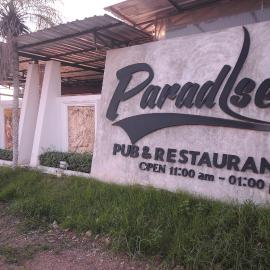Paradise Inn and Dining, hotel u gradu Saraburi