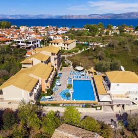 Kavos Plaza Hotel, hotel Kávoszban
