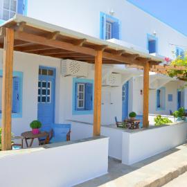 Jimmy's Studios - Quiet Island Living in Plakes near Firopotamos & Plathiena Beaches, Hotel in Plaka Milos