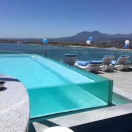 GORDON's SHORE LUXURY APARTMENTS - Solar Powered, hotel in Gordonʼs Bay