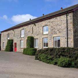 Mellwaters Barn Cottages, hotel a Bowes