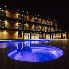 Barhat Hotel & SPA: Taraz şehrinde bir otel