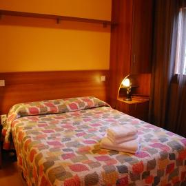 Camping El Roble, hotel in Valderrobres