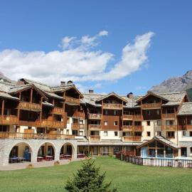 Les Alpages De Val Cenis، فندق في لانسليبورغ-مونت-سينيس