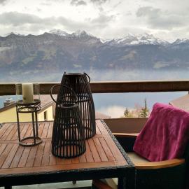 Swiss Seeblick Apartment mit Hotelanbindung, hotel em Beatenberg