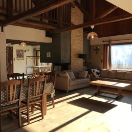 Très spacieux chalet rénové été 2026 - 14 personnes coeur de village 150 m des pistes -