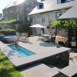 Maison de charme à Crupet et le gîte la suite