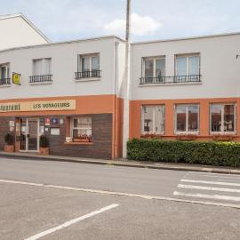 Logis Hôtel Les Voyageurs, hotel i Lezoux
