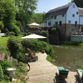 Castle Mill Bed and Breakfast Dorking, hotel in Dorking