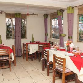 Scroll Inn Hotel, hotel di Kampala