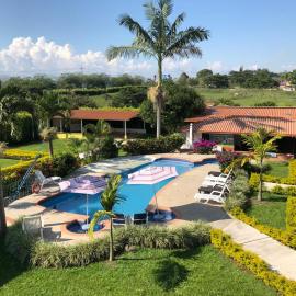 Hotel Campestre Cerritos Plaza, hotell i Pereira