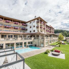 Hotel Waldhof, Hotel in Percha