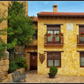 Apartamentos Rurales Señora Clara, hotel u gradu Arbancón