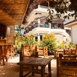 Everyday Sunday Hotel & Cafe, khách sạn ở Đảo Bantayan