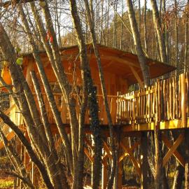 Cabane des cerfs, hotel u gradu Allons
