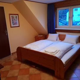 Pirates Hotel، فندق في هاينبرغ آن دير دوناو