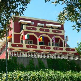 APRAOS BAY HOTEL，Apraos的飯店