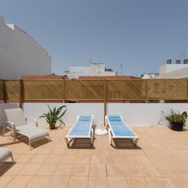 Private Solarium - 2BR House Near the Airport