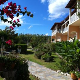 Eleni Apartments, hotel sa Arillas