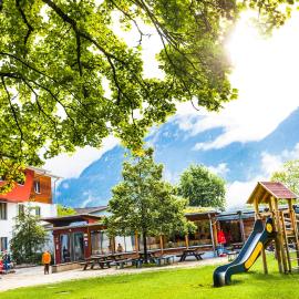 Jugendherberge Garmisch-Partenkirchen - membership required!, hotel v destinácii Garmisch-Partenkirchen