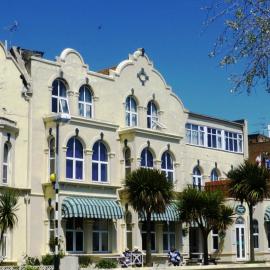 Esplanade Hotel - Clacton On Sea, Beachfront Hotel by OYO, hotel di Clacton-on-Sea