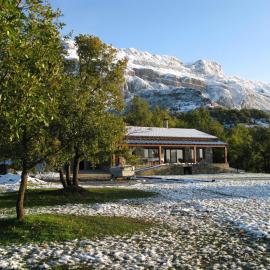 Centro medioambiental The Nest - Adults Only، فندق في El Plano