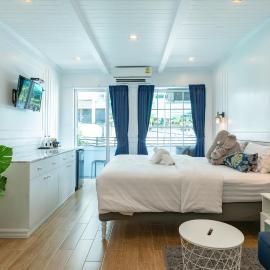 White Ivory Bed And Breakfast