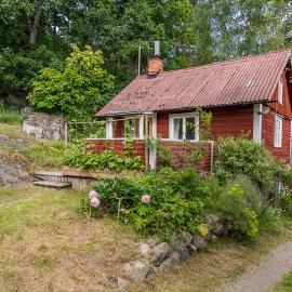 Traditional Swedish Torp Lake Access & Free Boat, hotell i Valdemarsvik