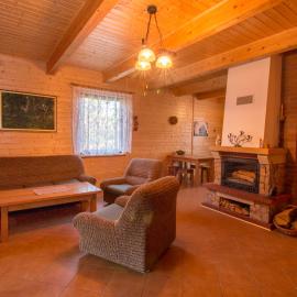 Komfortowe Domki na Roztoczu- Domek Majdan, hotel in Majdan Sopocki