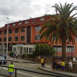 Hotel Los Nogales, hótel í Noja