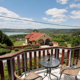 Holiday home in Balatonfuzfo 35646: Balatonfůzfő şehrinde bir otel