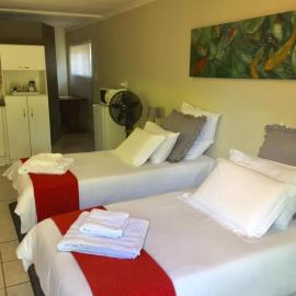 Green Fields Cottage, hotel in Nelspruit