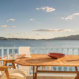 il porto di Milos, Hotel in Adamas