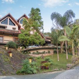 Pousada Casa da Pedra, viešbutis mieste Blumenau