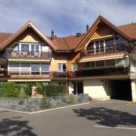Lake View Apartment, hotel en Faulensee