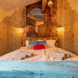 Elegant 2BDR Apartment in Mediterranean Style