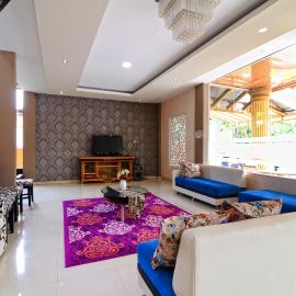 Ombey Guest House, hotel in Bogor