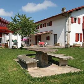 Achafla Baita, hotel i Ascain