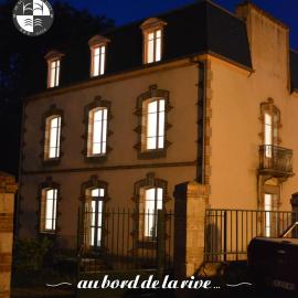 Au Bord de la Rive B&B、Pontrieuxのホテル