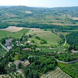 Fattoria Sant'Andrea - Farm Stay, hotel u San Gimignano